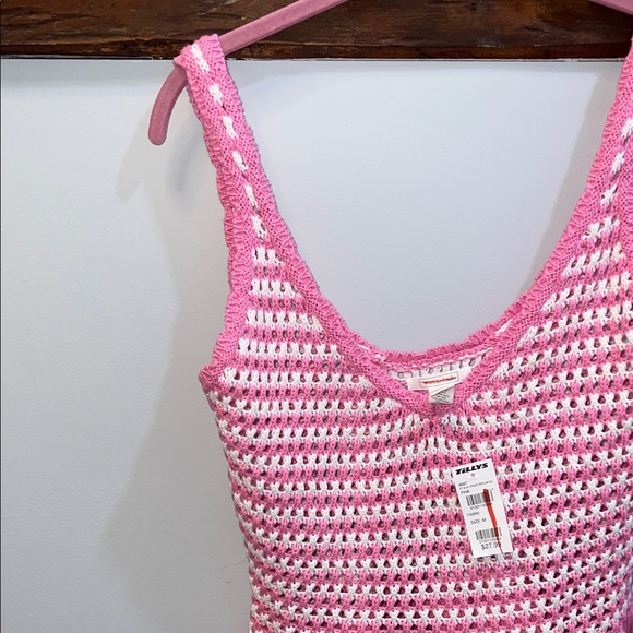 Full Tilt Pink & White Crochet V-Neck Crop Top - Picture 3 of 5